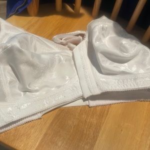 Brand new Playtex bra